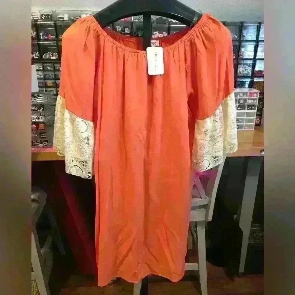 Umgee On or‎ off the shoulder dress L